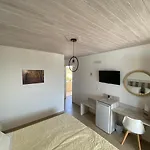 Leonidas Apartman *
