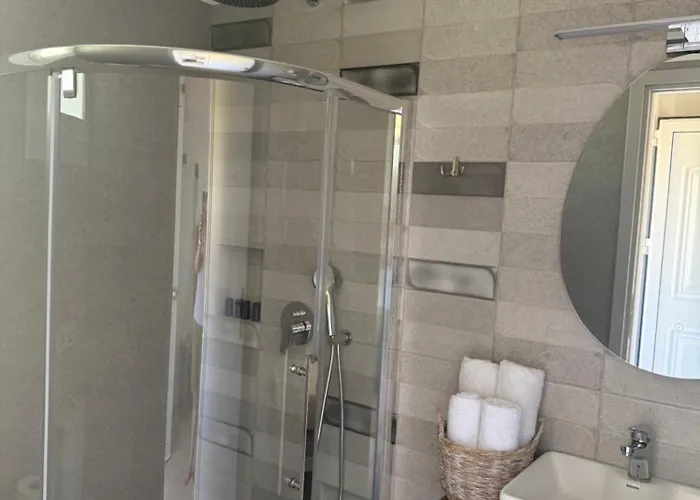 Leonidas 아파트 *