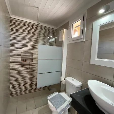 Leonidas 아파트 *