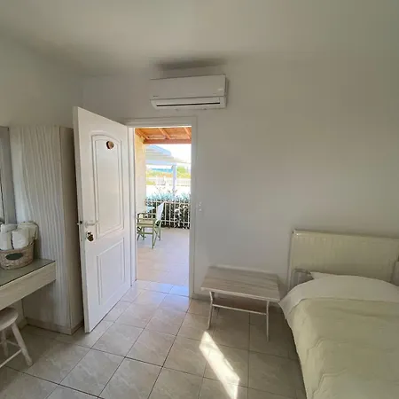 Leonidas Resort