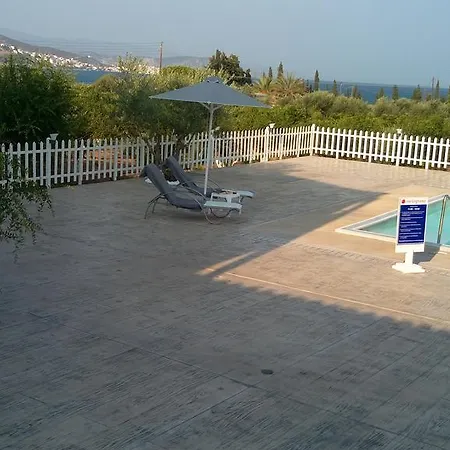Apartment Leonidas Resort *